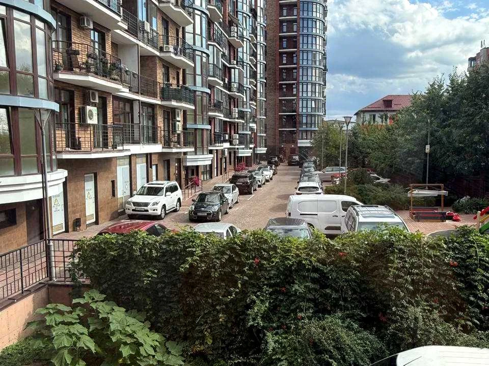Квартира. Київ, Лабораторна вул.