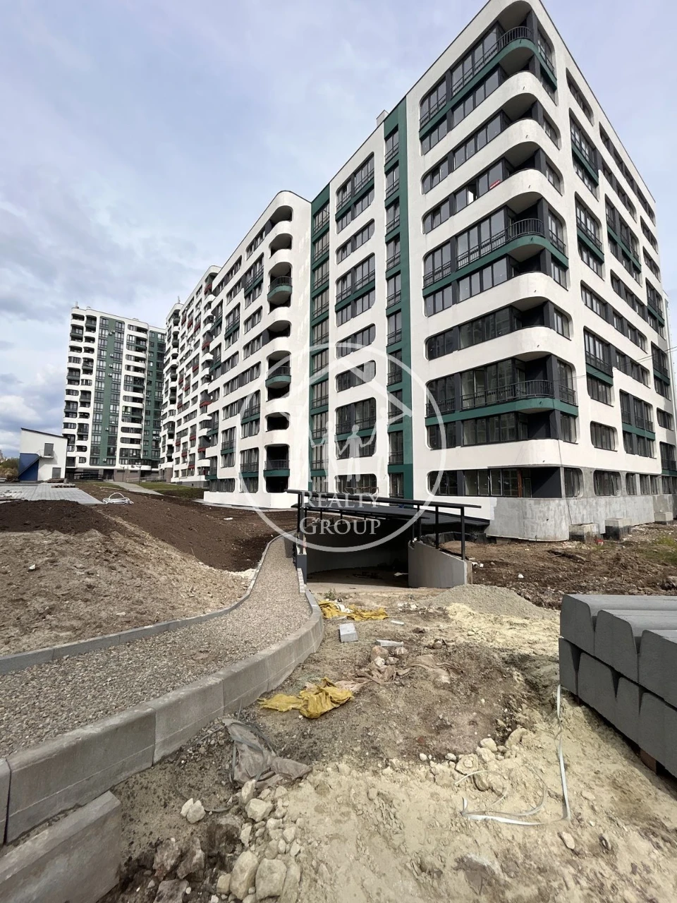 2-bedroom apartment in new building under construction! Complex on Truskavets Street