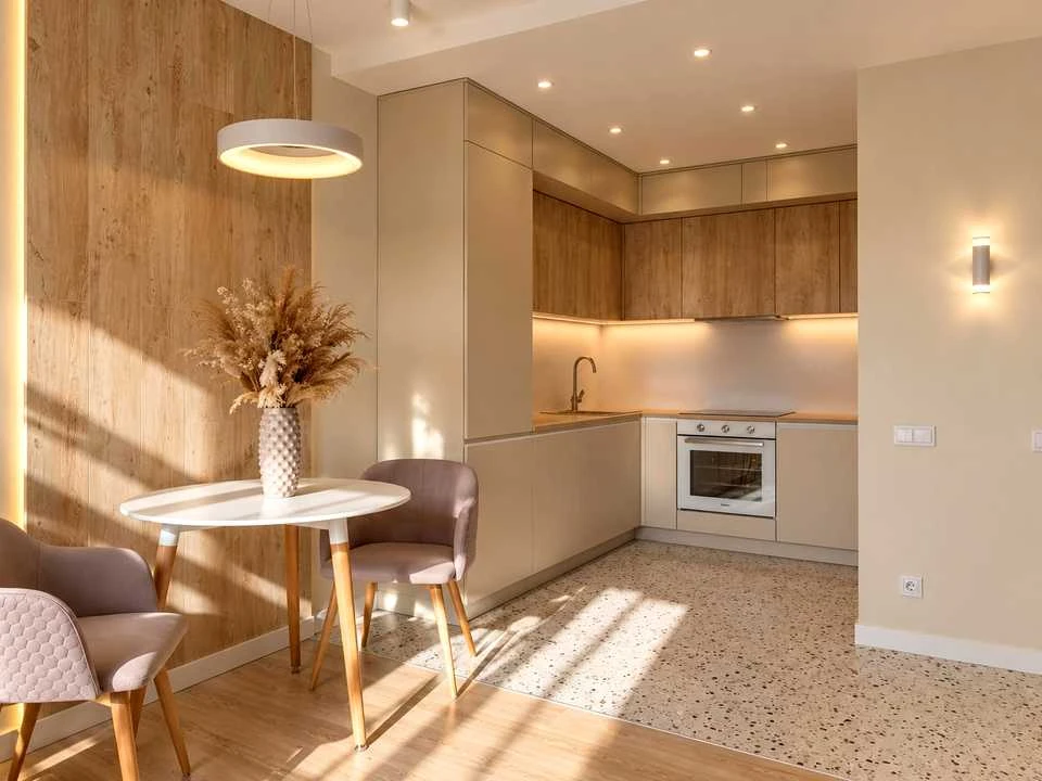 Apartment. Дніprovska naberezhna, 18-A