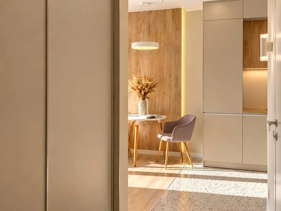 Apartment. Дніprovska naberezhna, 18-A