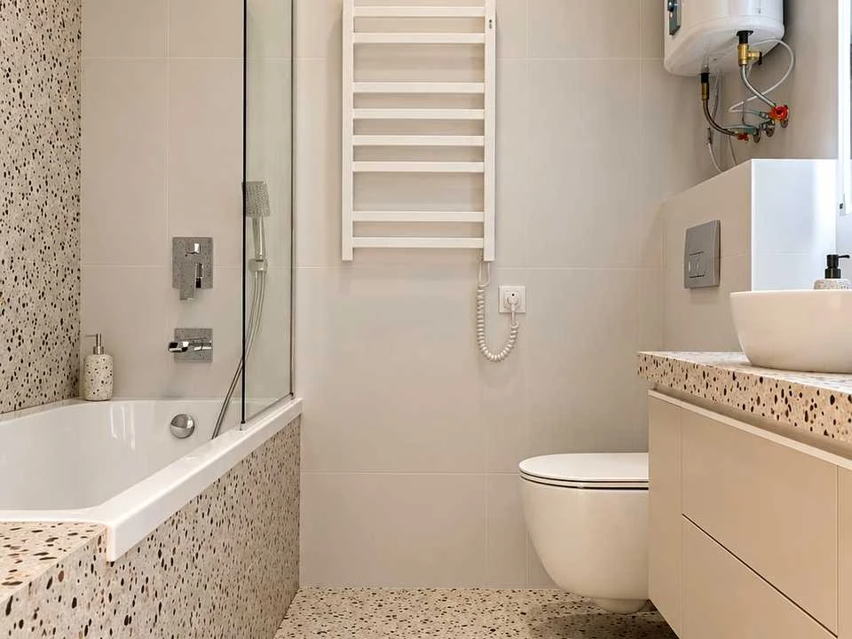 Apartment. Дніprovska naberezhna, 18-A