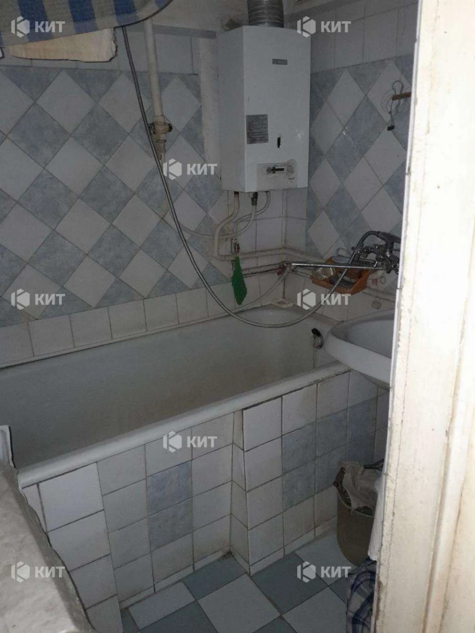 3к.74м2 Центр 100% ЖБ ( м. Площа Конституции, кафе 1654 )