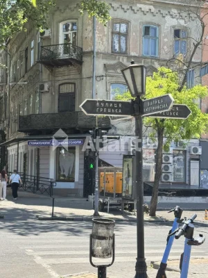 В продажу двокімнатна квартира в самому серці історичного центру