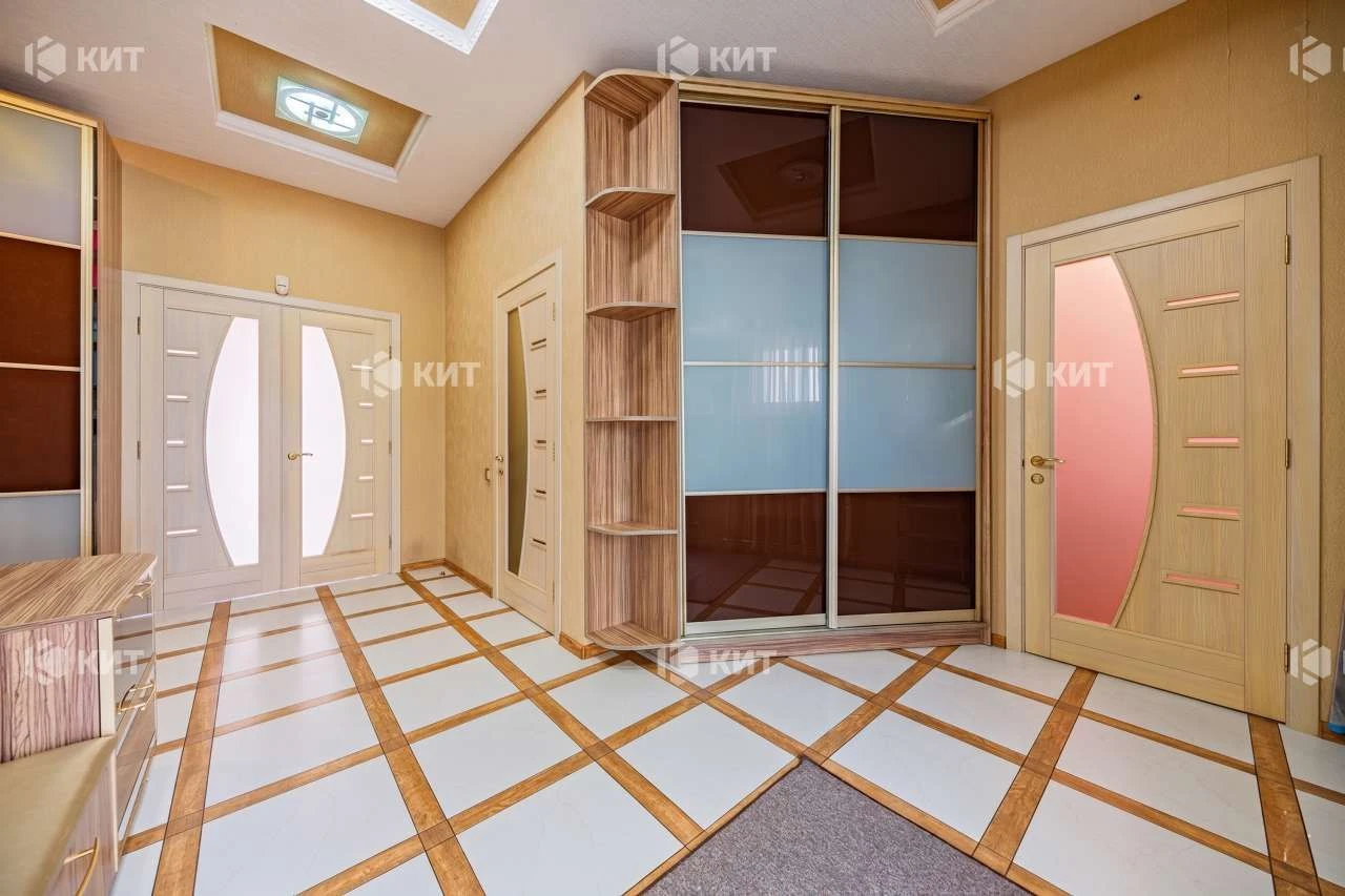 126 sq m House + 50 sq m Guest House (independent) 7 acres