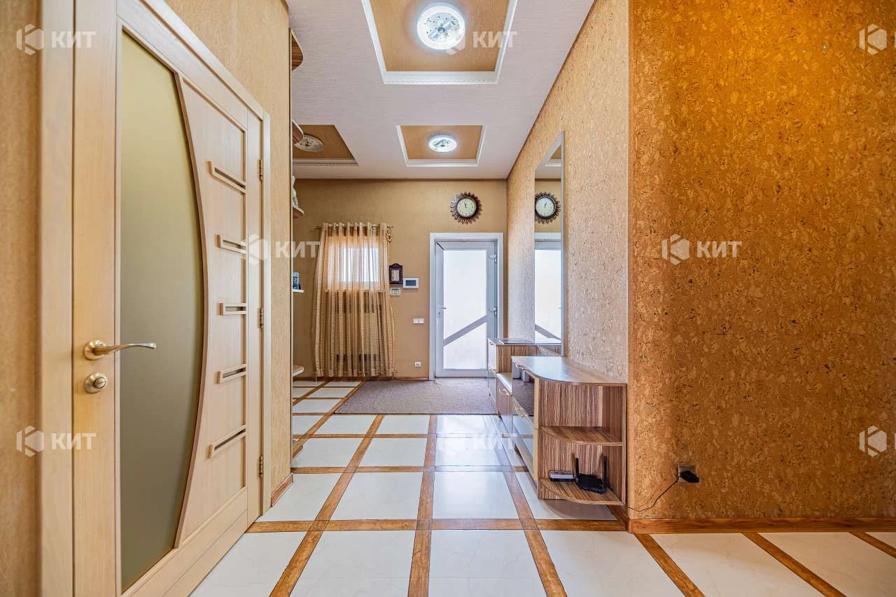 126 sq m House + 50 sq m Guest House (independent) 7 acres
