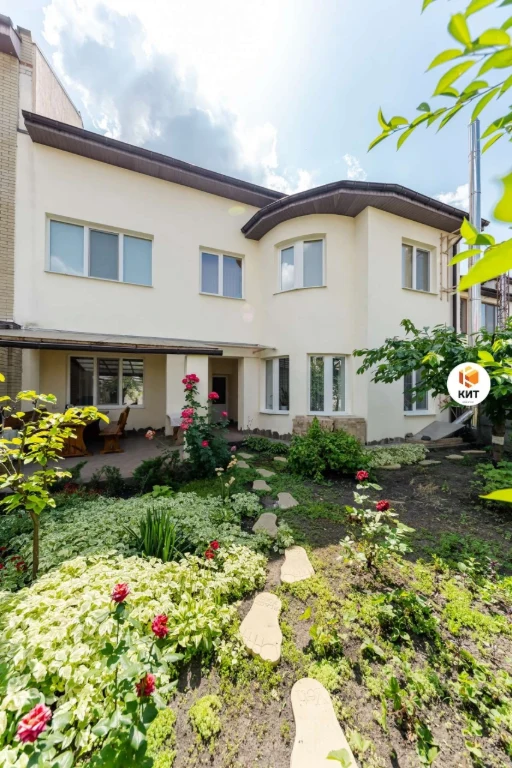 Saltyvka (Saltyvka, Heroiv Pratsi metro), 230 m2, 4.5 acres