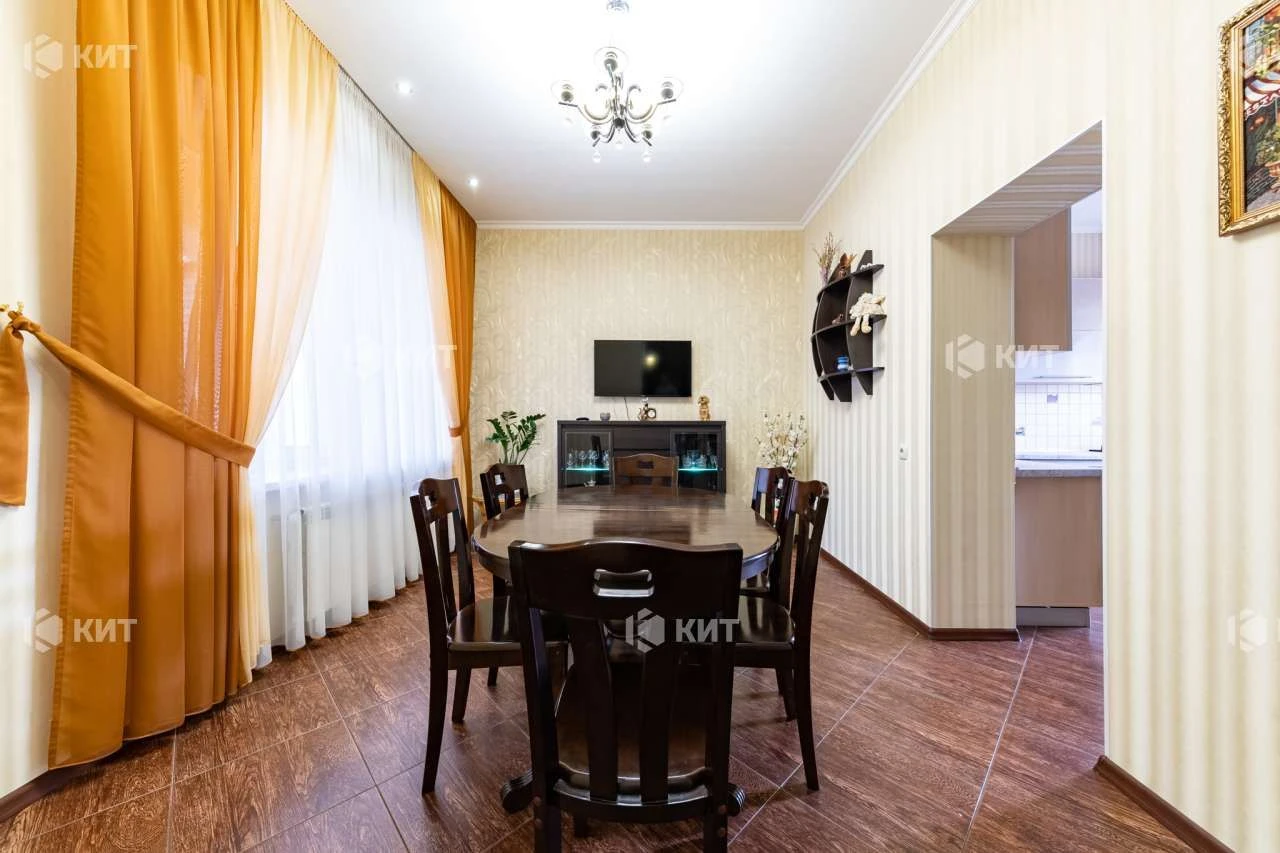 Салтівка (Салтовка, метро Героев труда, МЖК), 230 м2, 4,5 со