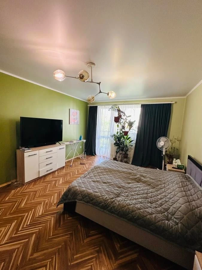 Apartment for sale in a four-apartment building | 99 m² | near park Шевченка