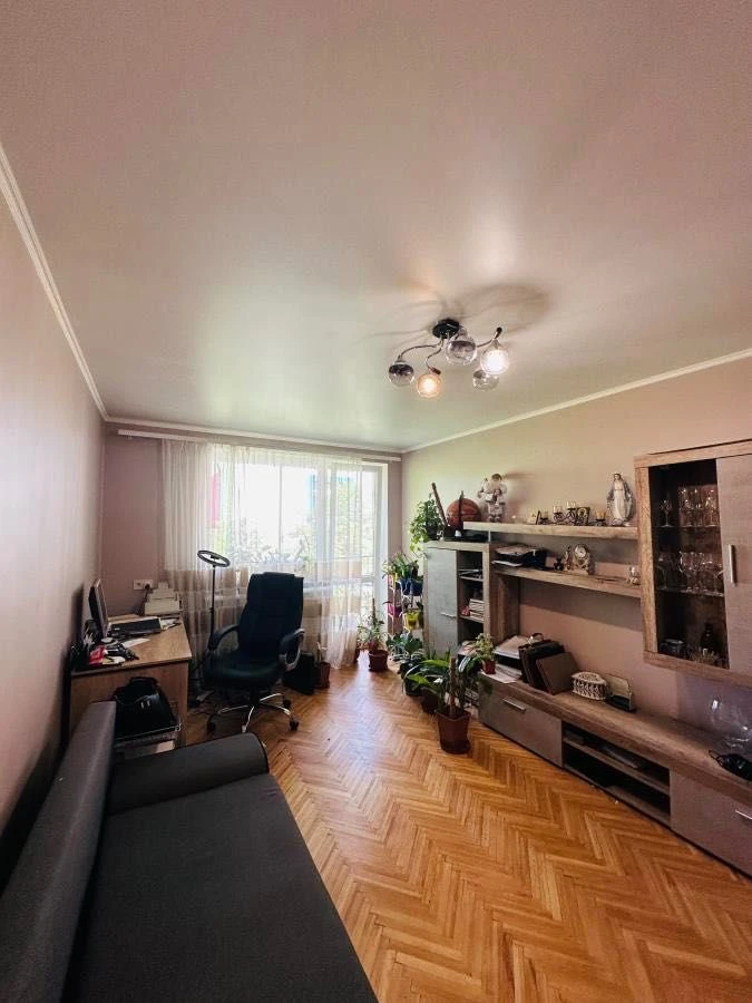 Apartment for sale in a four-apartment building | 99 m² | near park Шевченка