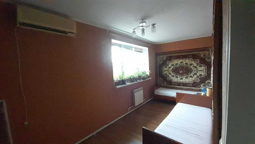 Urgent sale of a house for two families, Dniprovsky district