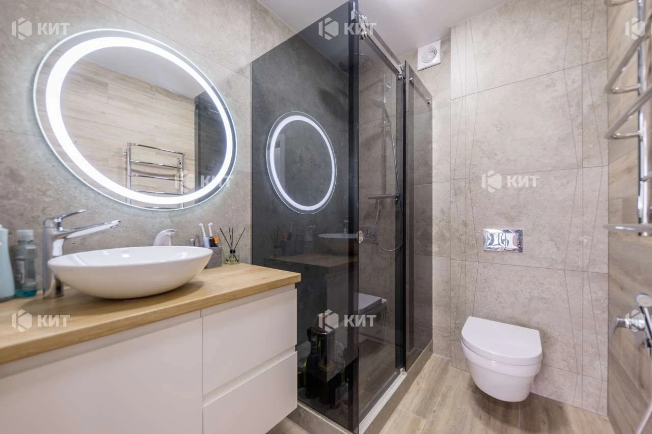 3 rooms, 73 m2, Center (Vosstaniya, Zashytnykiv Ukrainy, Iksrynsky Residence)