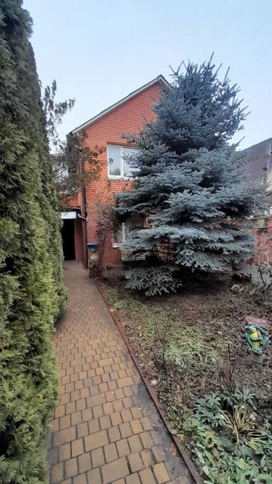 Urgent sale of a house for two families, Dniprovsky district