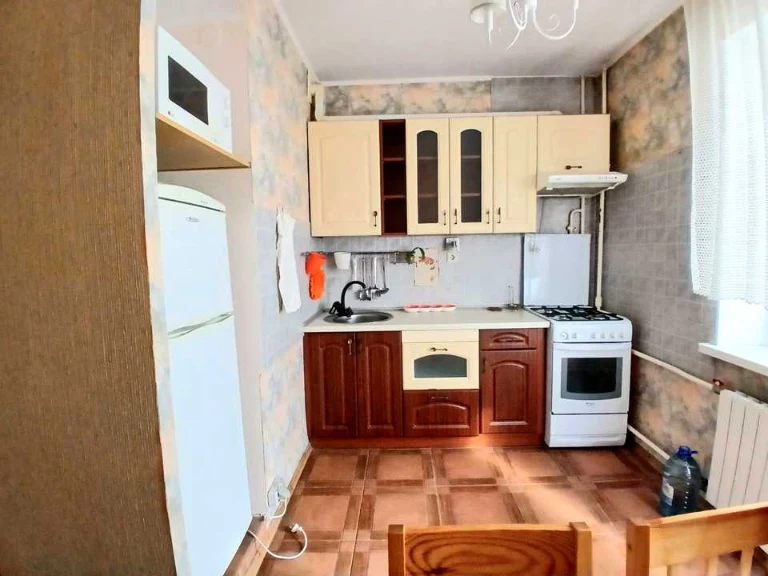 Apartment. Urlivska St, Oskorky.