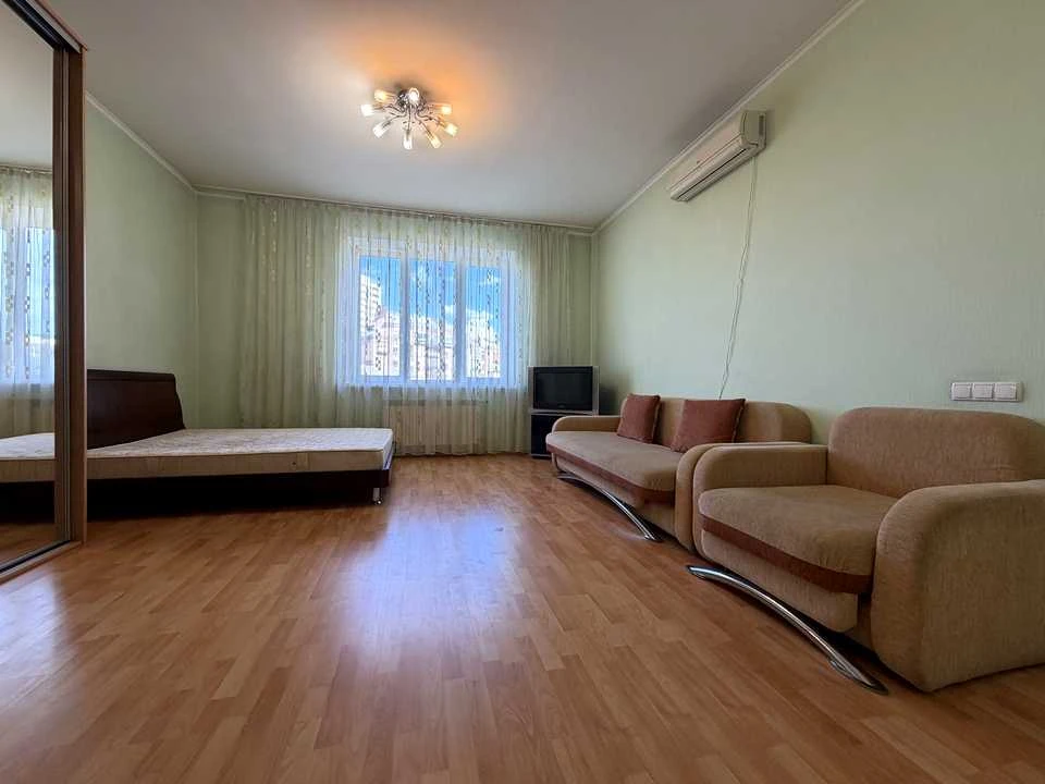 Apartment. Vyacheslav Chornovol Street, Kyiv