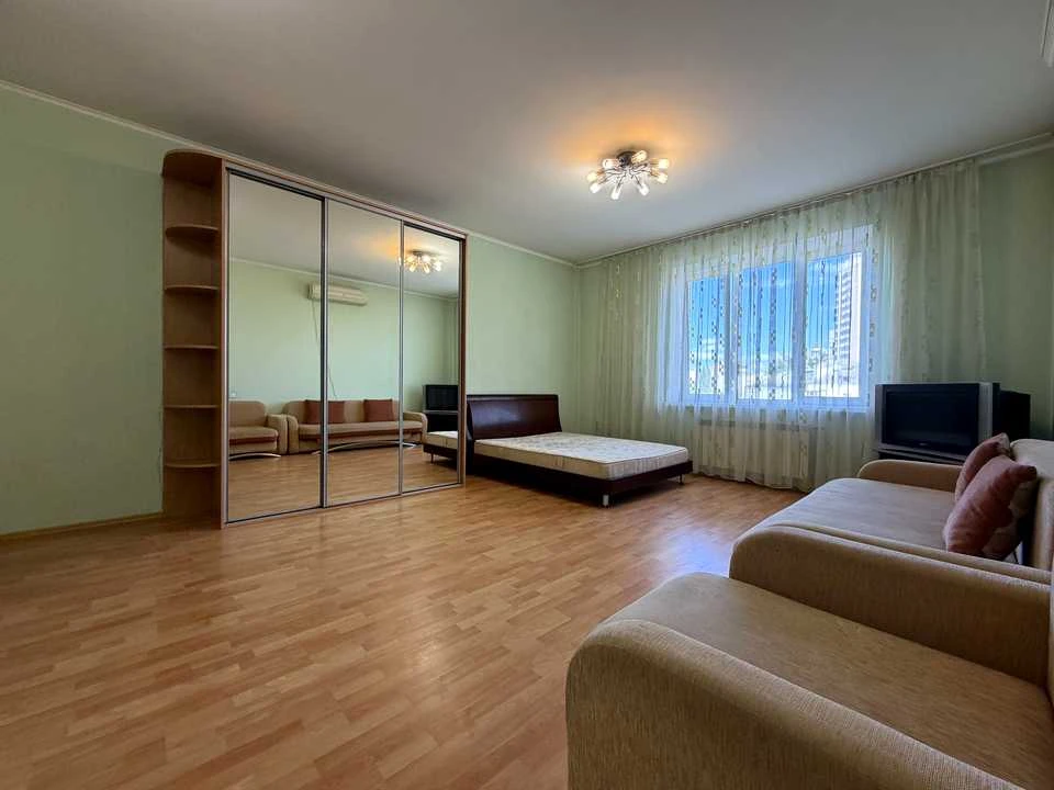 Apartment. Vyacheslav Chornovol Street, Kyiv