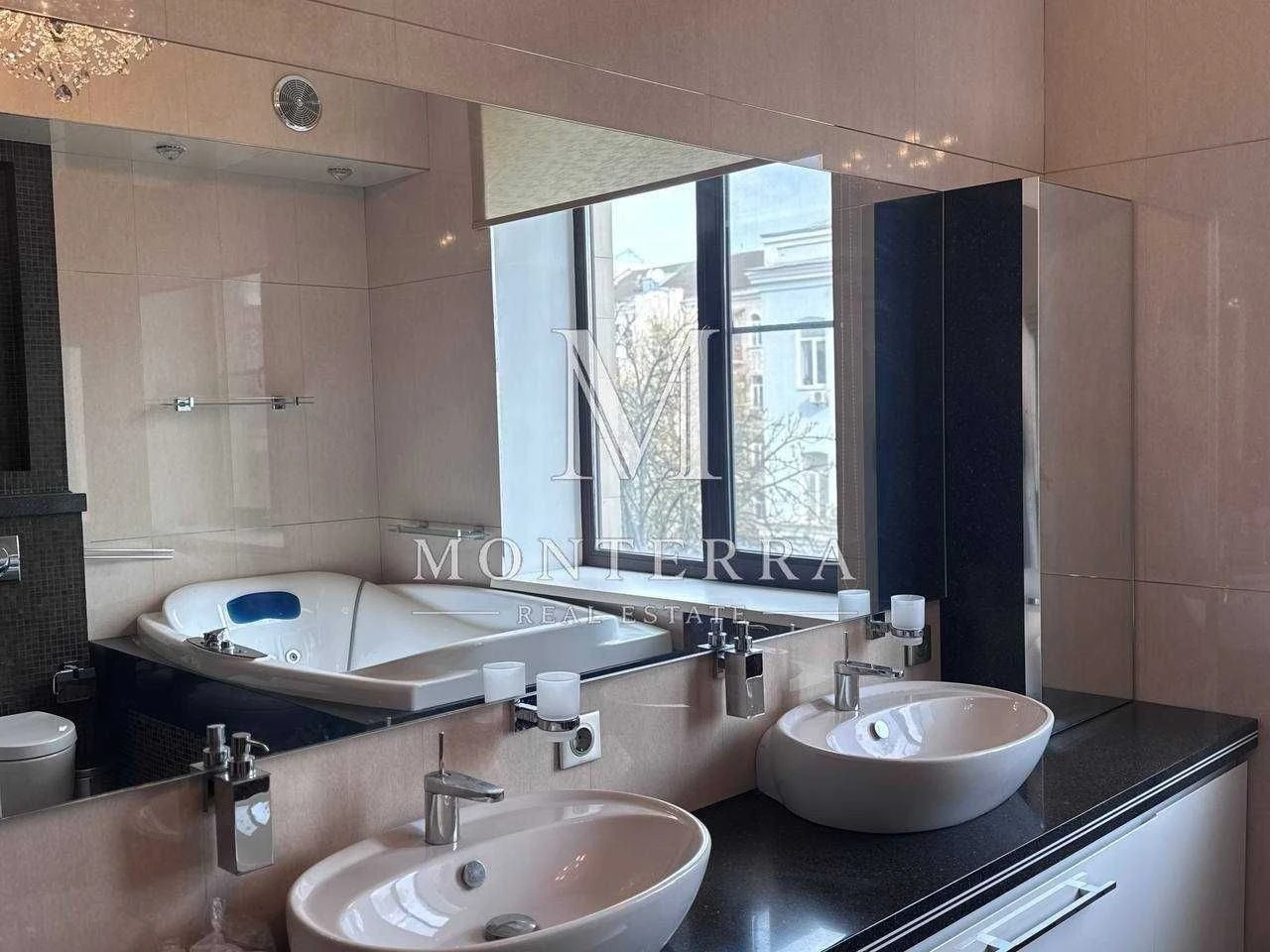 Продаж 3-кімнатной квартиры в историческом центре Киева