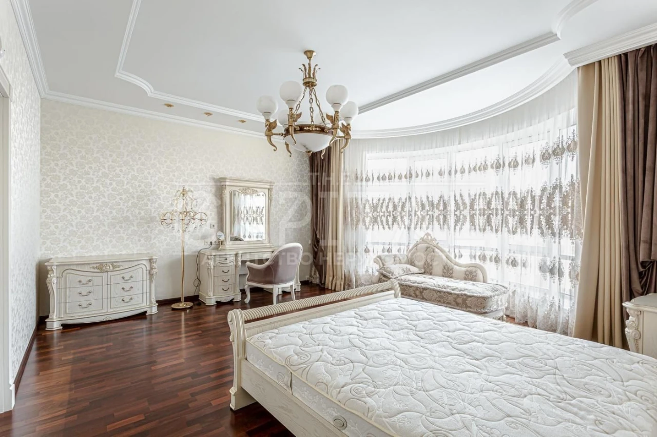 Продажа 3-комнатной квартиры 185 м², улица Василя Тютюнника, ЖК Престиж