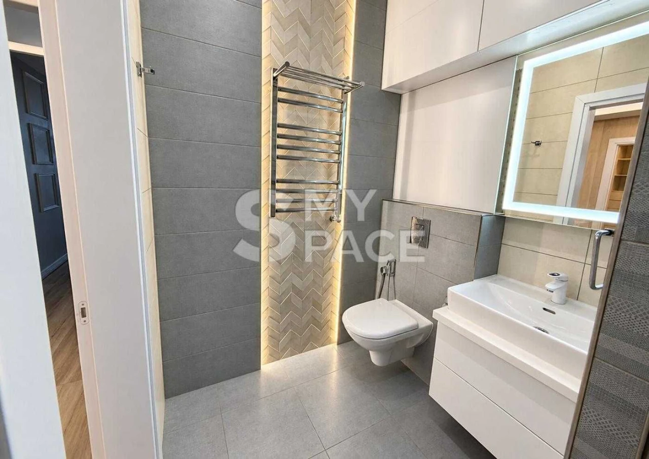 2-room apartment 76 sq.m. on Labornaya Street, Alter Ego metro station