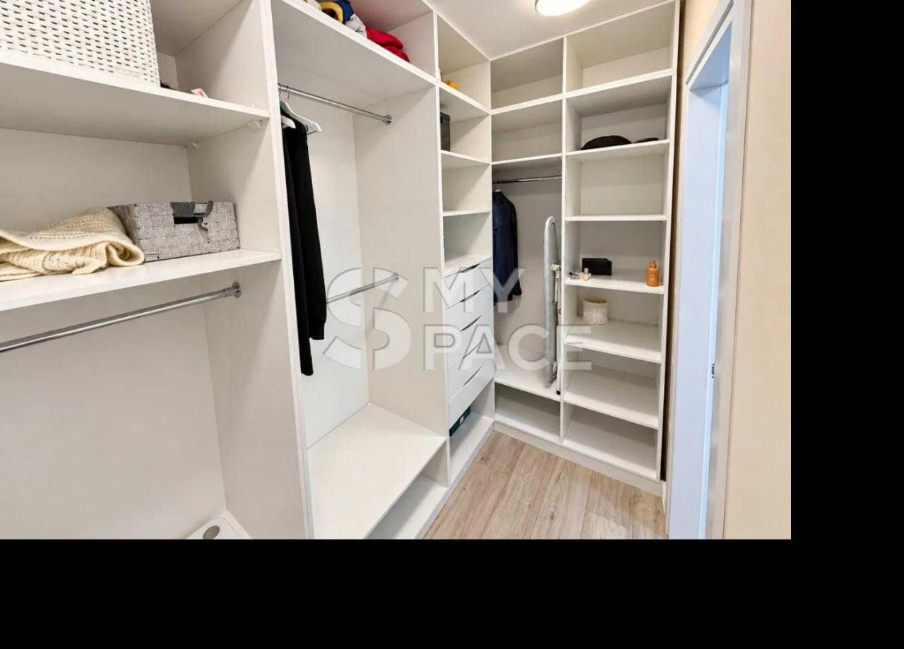2-room apartment 76 sq.m. on Labornaya Street, Alter Ego metro station