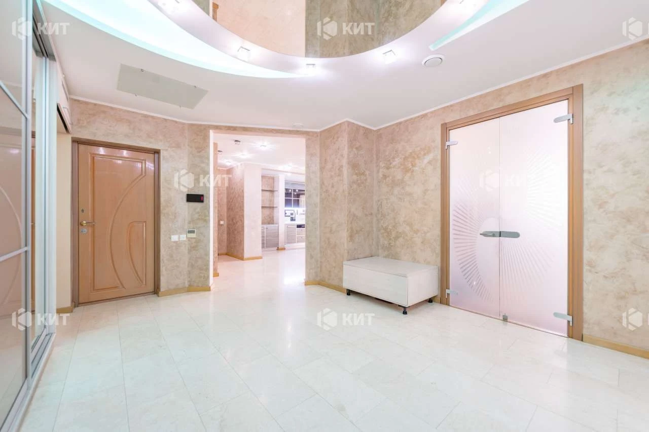 3-кімнатна, 125 м2, Центр (вул. Культури, метро Научна, ЖК Олимп)