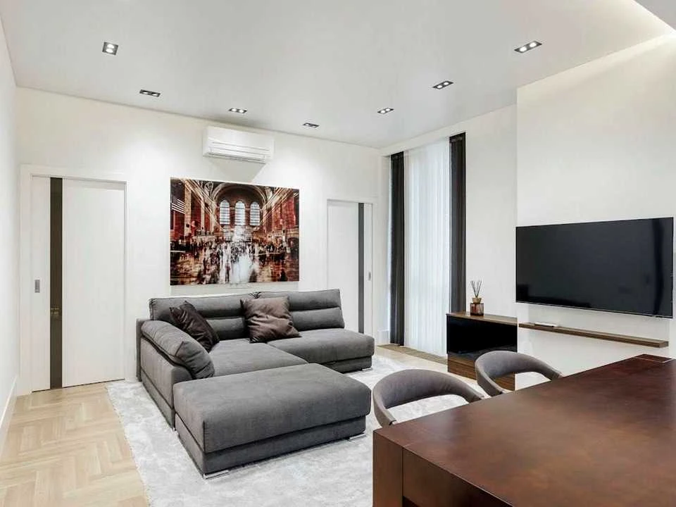 Apartment. Odessa, Velika Arnautska Street