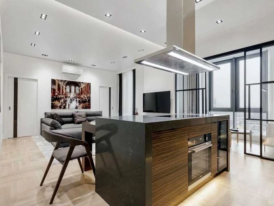 Apartment. Odessa, Velika Arnautska Street