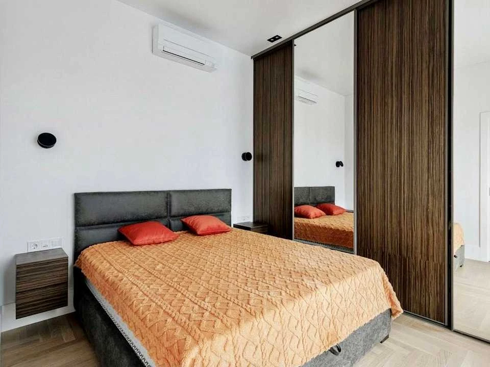 Apartment. Odessa, Velika Arnautska Street