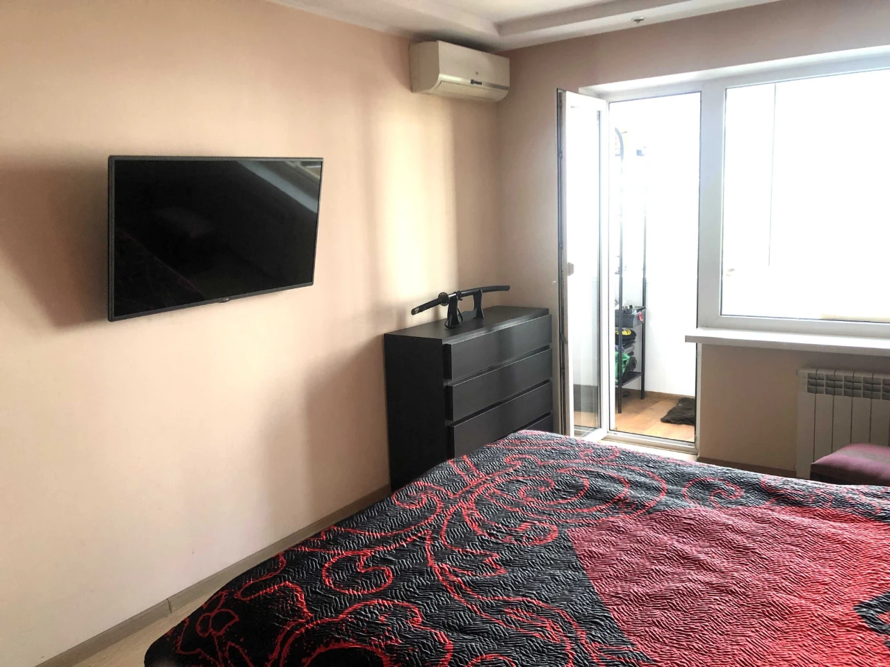 For sale renovated, 3 room apartment 4th floor/9th street Fortechnaya (Gryznova)