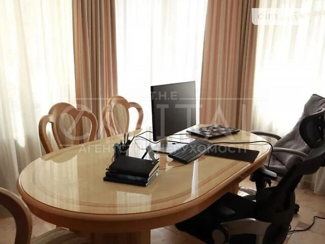 Продаж 3к квартири 149 кв. м на просп. Володимира Івасюка ПР