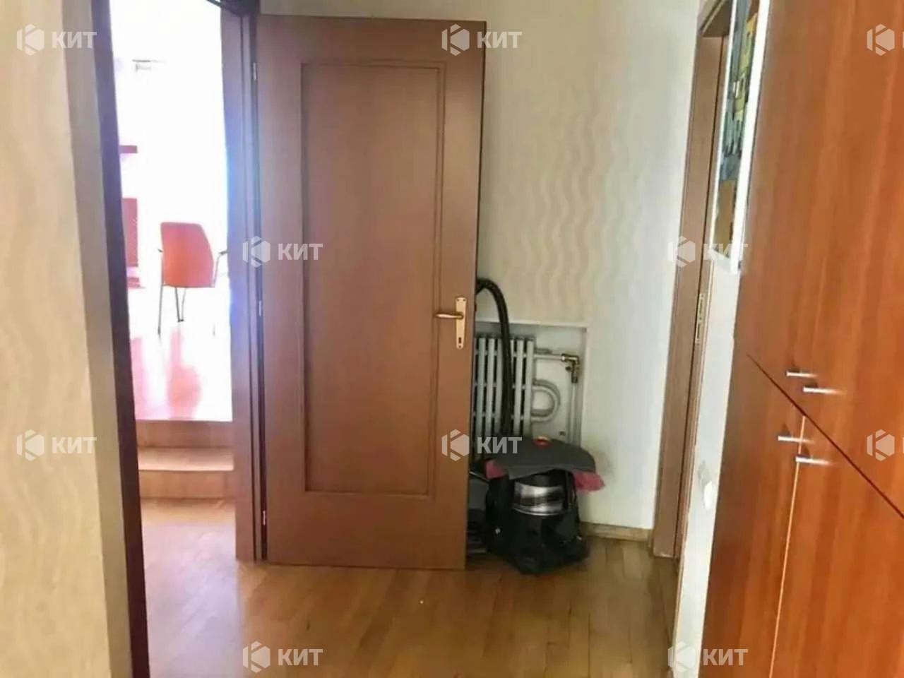 3к. 75м2 Центр (ул. Чернышевская, 78/1, м. Ярослава Мудрого)