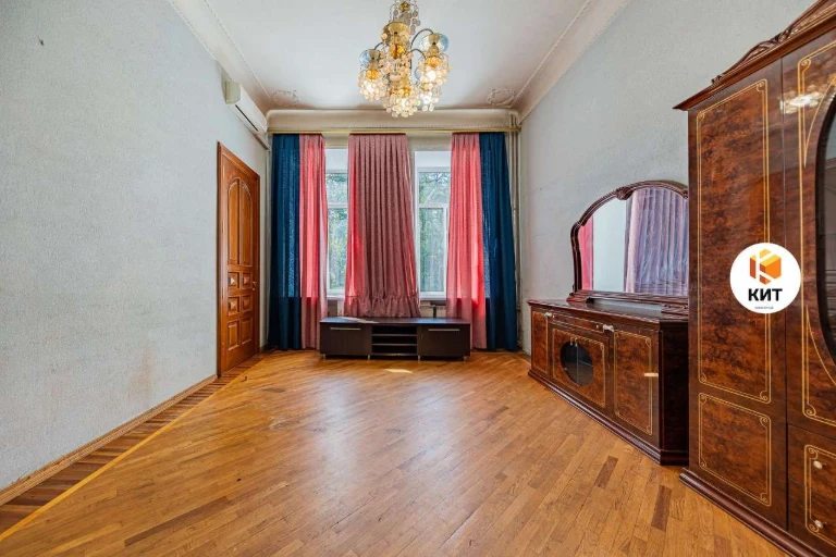 2к. 61м2, Центр (Куликовский спуск 14, м. Архитектора Бекето