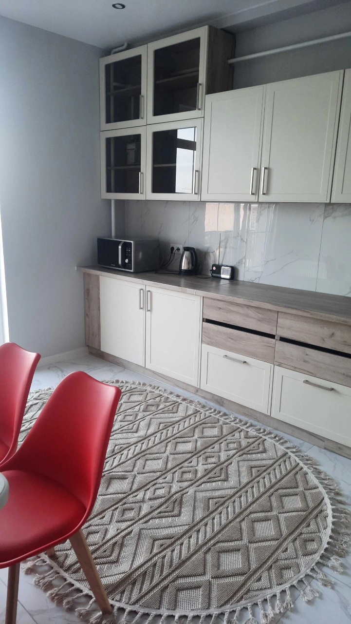 Продаж! Продам 1-кімнатну квартиру з євроремонтом, меблями та побутовою технікою