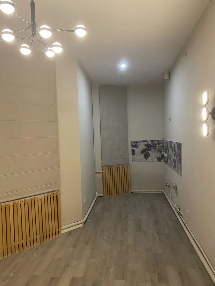 Продается 3-комнатная квартира в центре