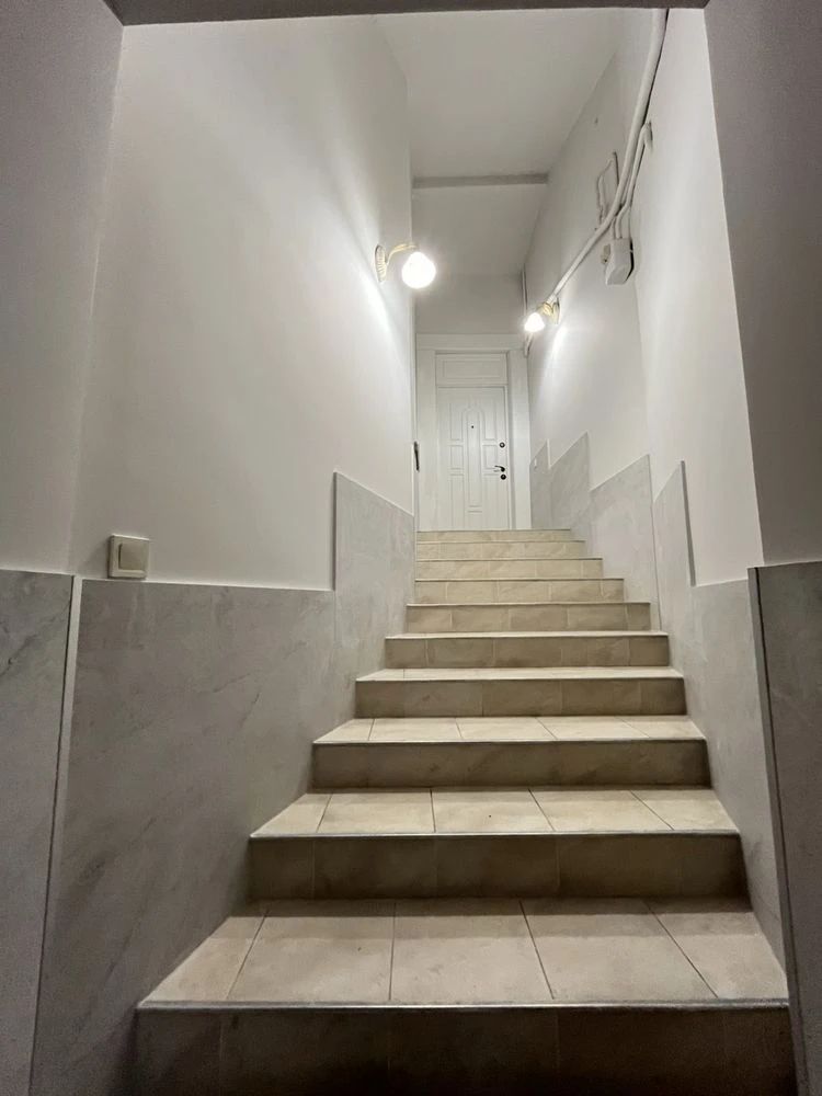 Продается 3-комнатная квартира в центре