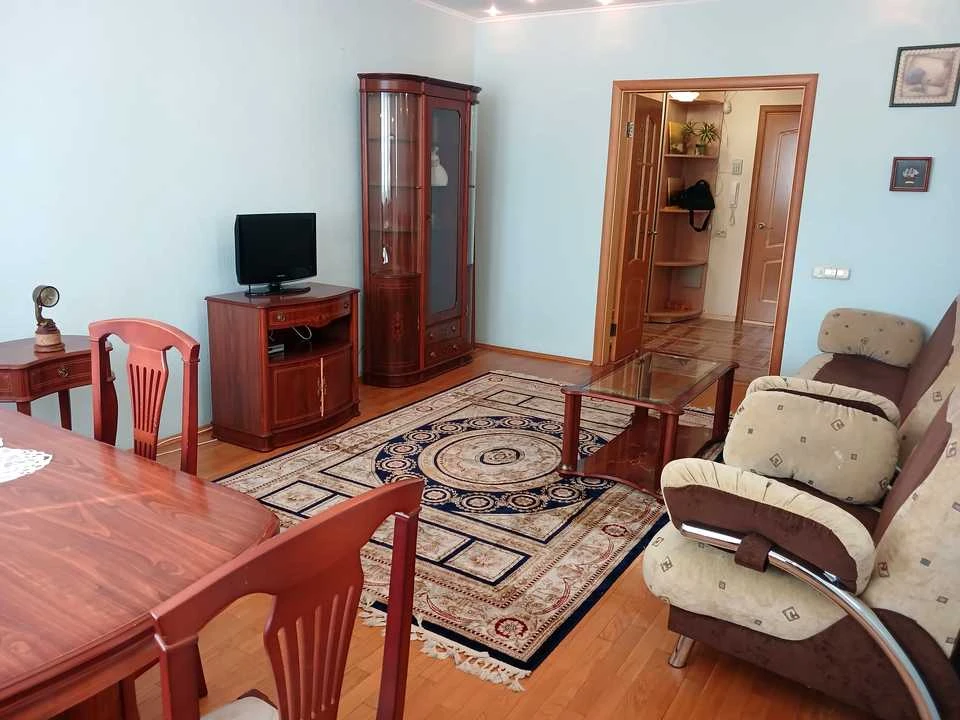 Apartment. Saperno-Slobidska St.