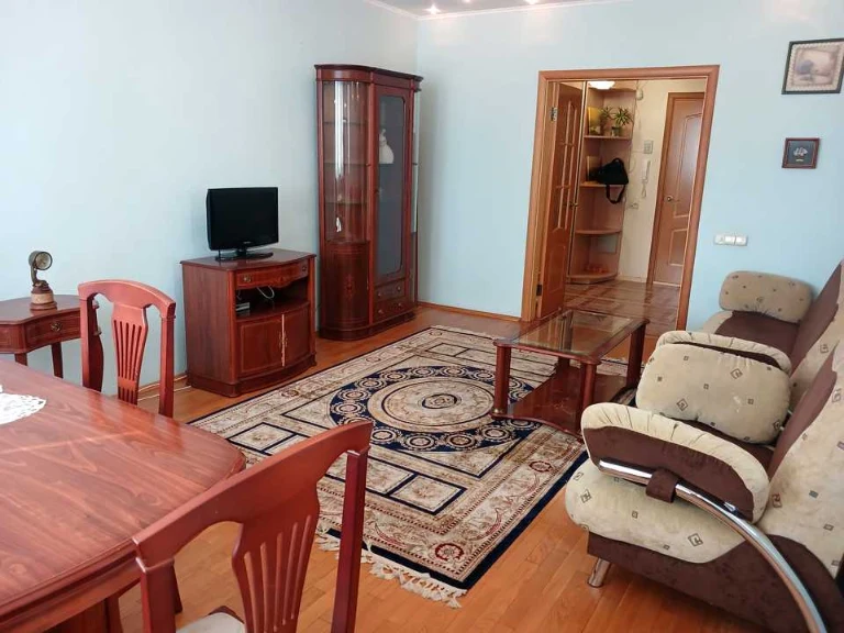 Apartment. Saperno-Slobidska St.