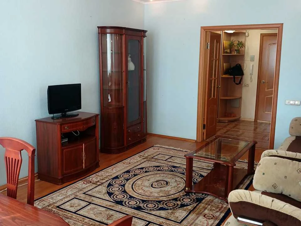 Apartment. Saperno-Slobidska St.