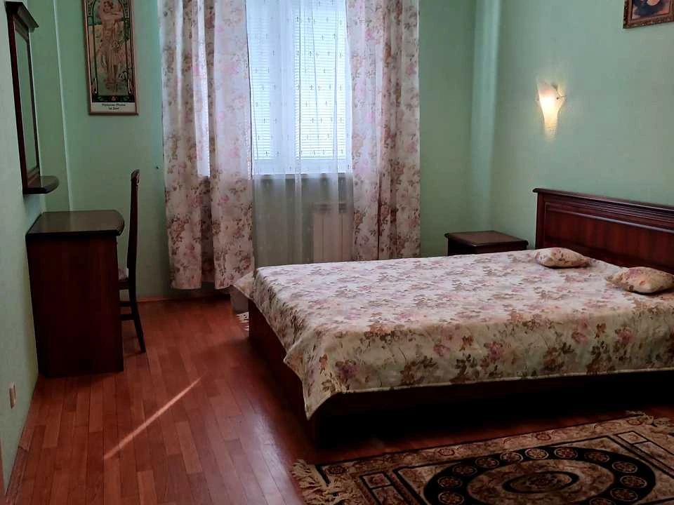 Apartment. Saperno-Slobidska St.