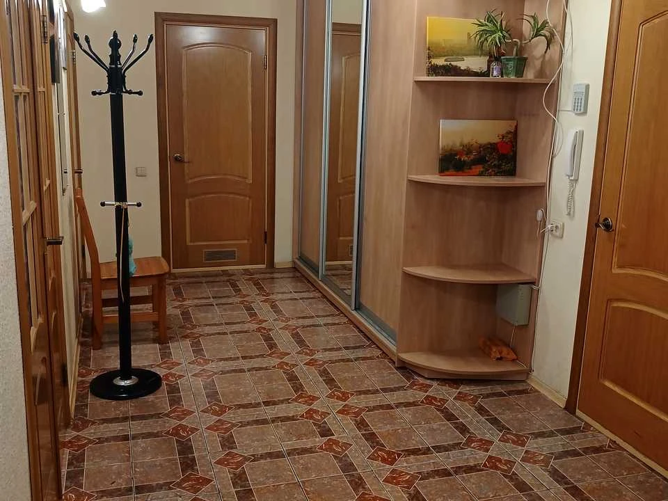 Apartment. Saperno-Slobidska St.