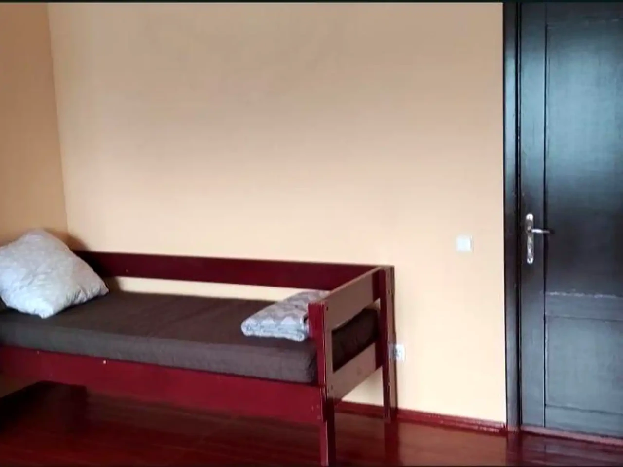 Оренда квартири 5-кімн. 220 м² 3/25 пов.