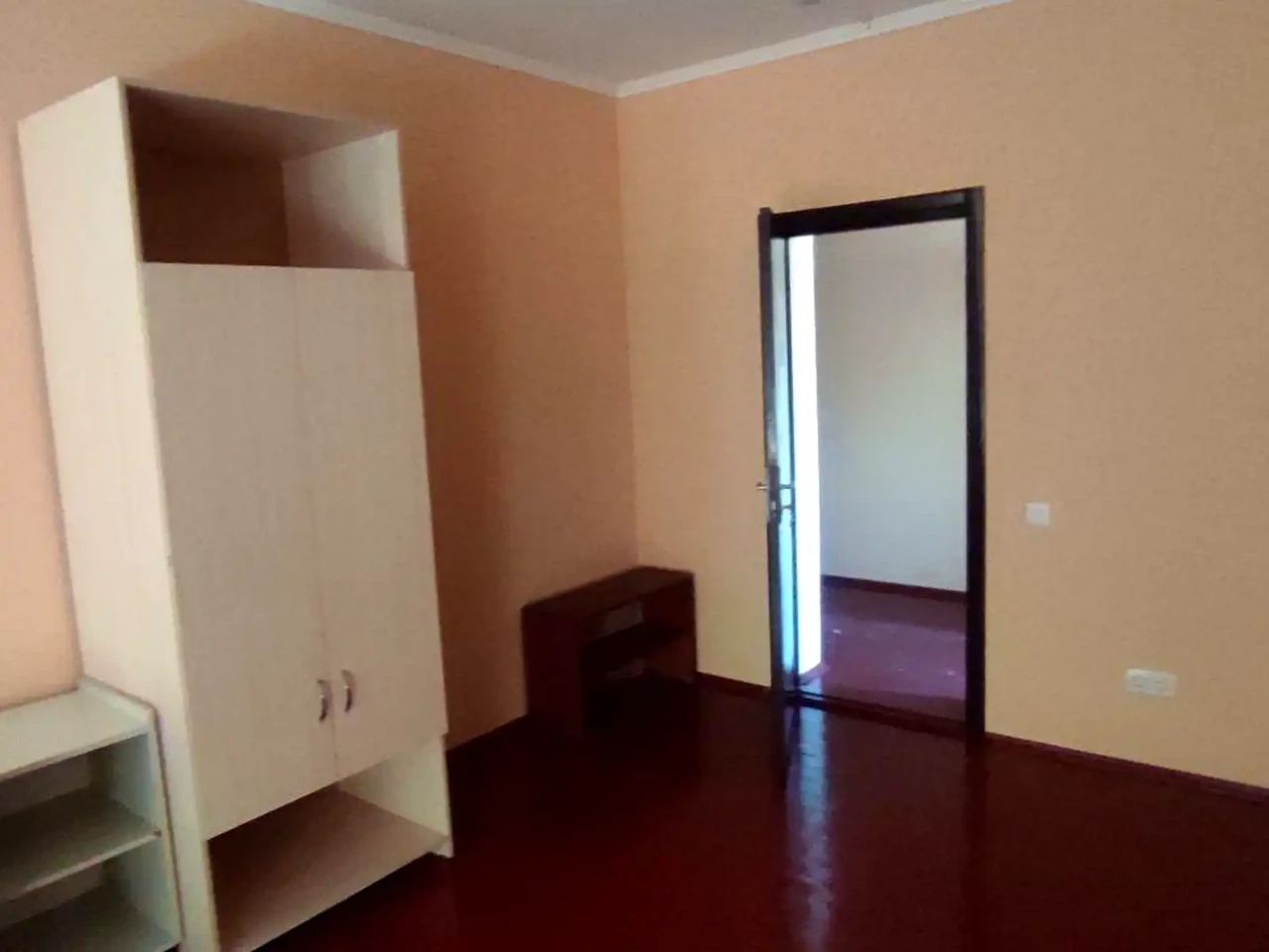 Оренда квартири 5-кімн. 220 м² 3/25 пов.