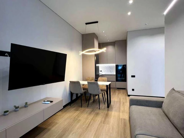 Apartment. Kyiv, Berezaysky Prospect.