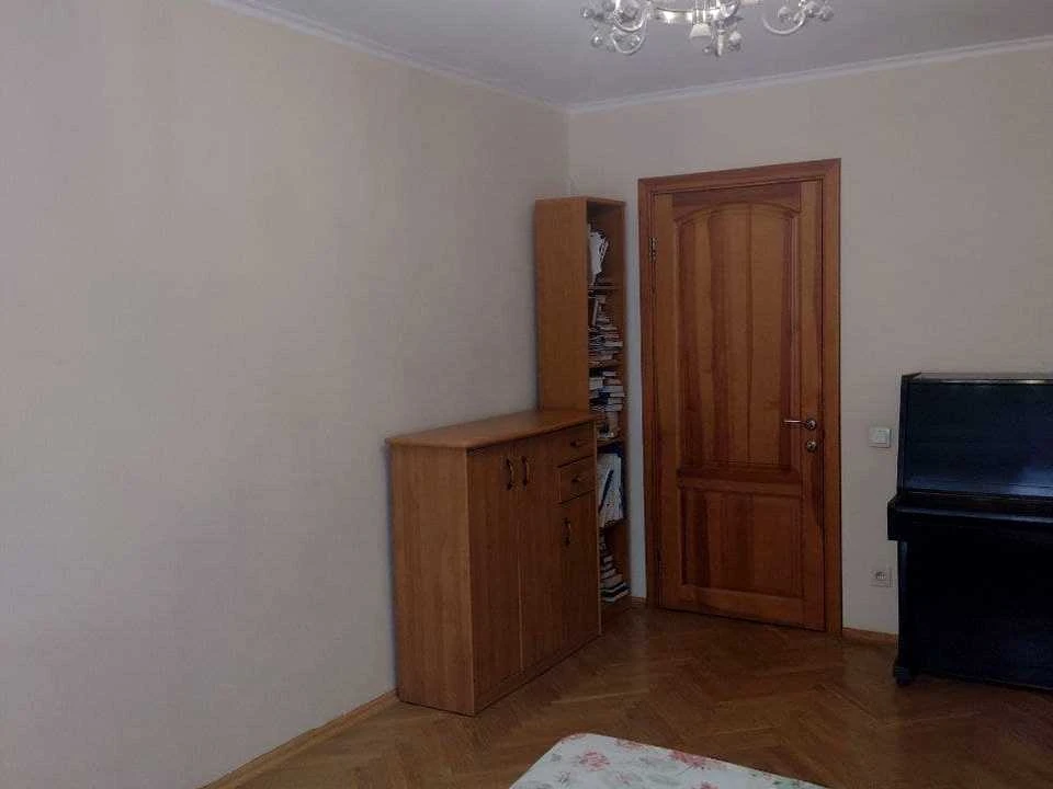 Квартира. Київ, Рибальська вулиця.