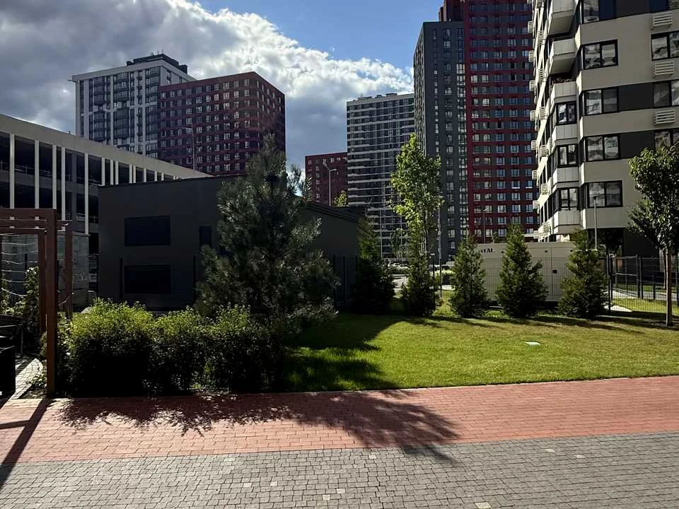 Квартира. Киев, Александра Олеся ул., (Дом 10.3)