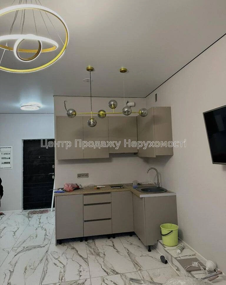 Продаж 1-кімн. кв, 27 м², цоколь/11 эт, ЖК Метро Парк, Київ