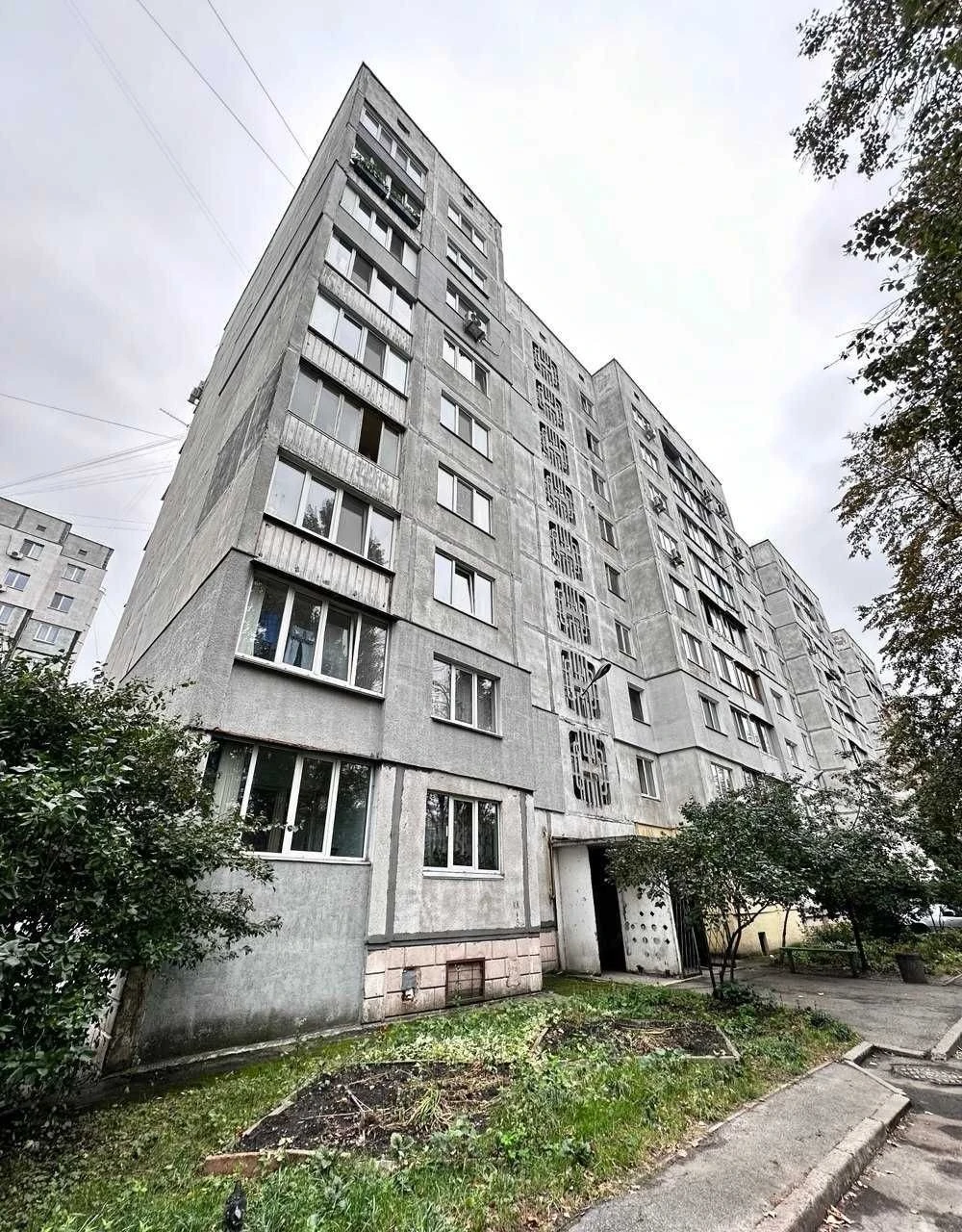Продаж 2 кімнатної квартири по вул. Тулузи, 5 52.26 кв. м