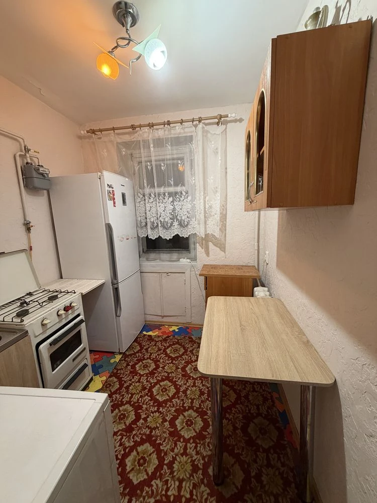 Продам 1-кімнатну квартиру на Лівому березі, вул. Котляревського