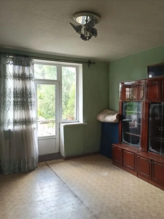 For Sale: 3-room apartment on Petrovsky Prospect.