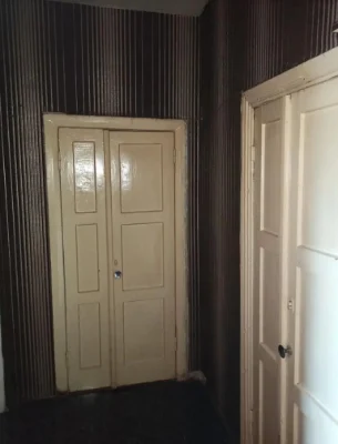 For Sale: 3-room apartment on Petrovsky Prospect.