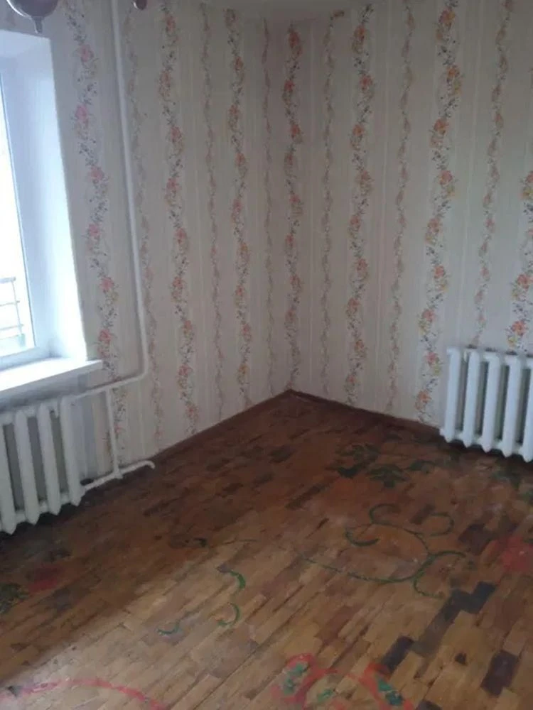 Apartment for sale: 3 rooms in the Petrovo prospekt area.